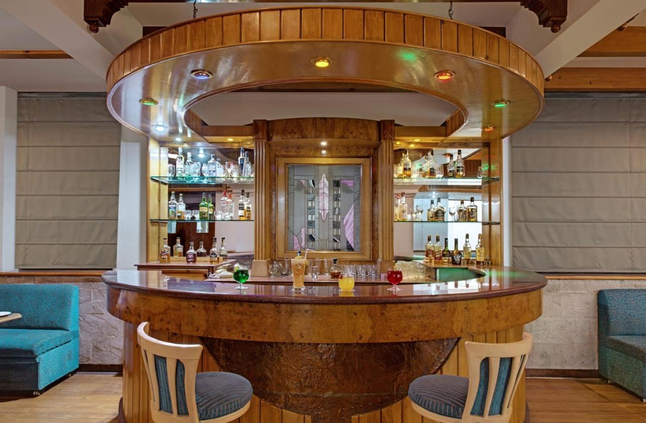 Hotel Baljees Regency Шимла Екстериор снимка