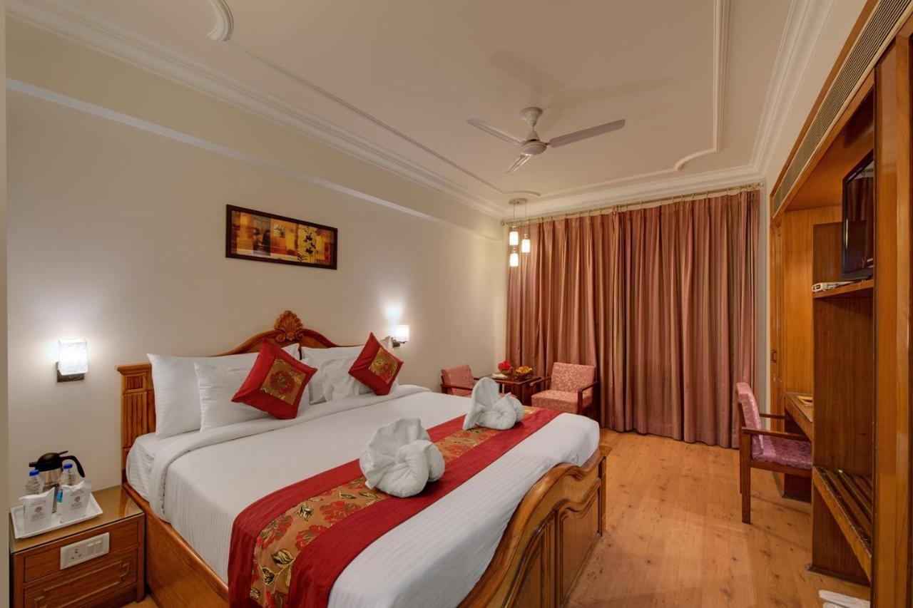 Hotel Baljees Regency Шимла Екстериор снимка