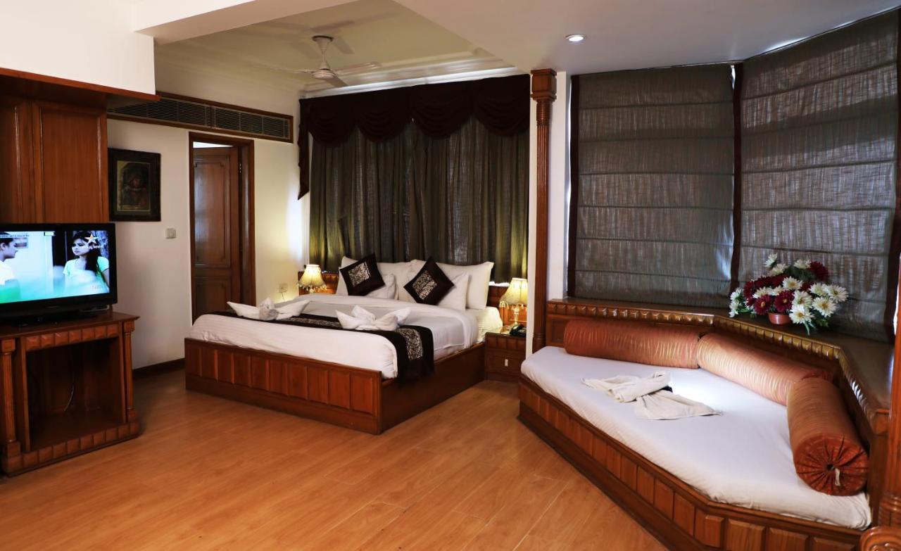 Hotel Baljees Regency Шимла Екстериор снимка