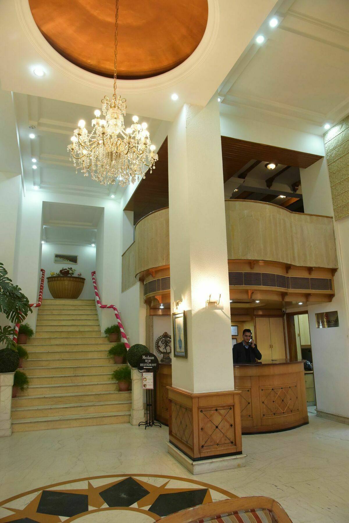 Hotel Baljees Regency Шимла Екстериор снимка